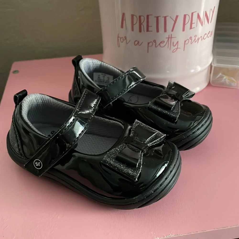 Adorable surprise by stride rite dress shoes - Picture 2 of 4